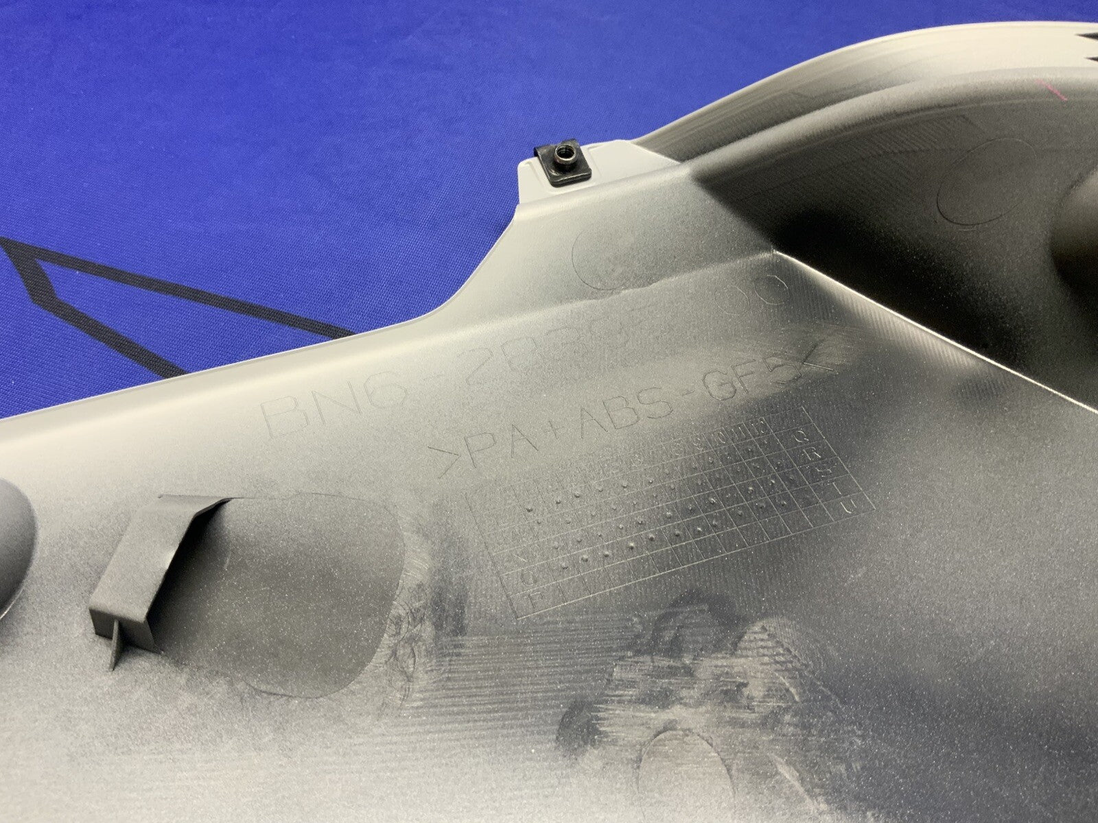 Yamaha Right Lower Fairing (Gray) YZF-R6 2017-2024 OEM BN6-28395-00-P4
