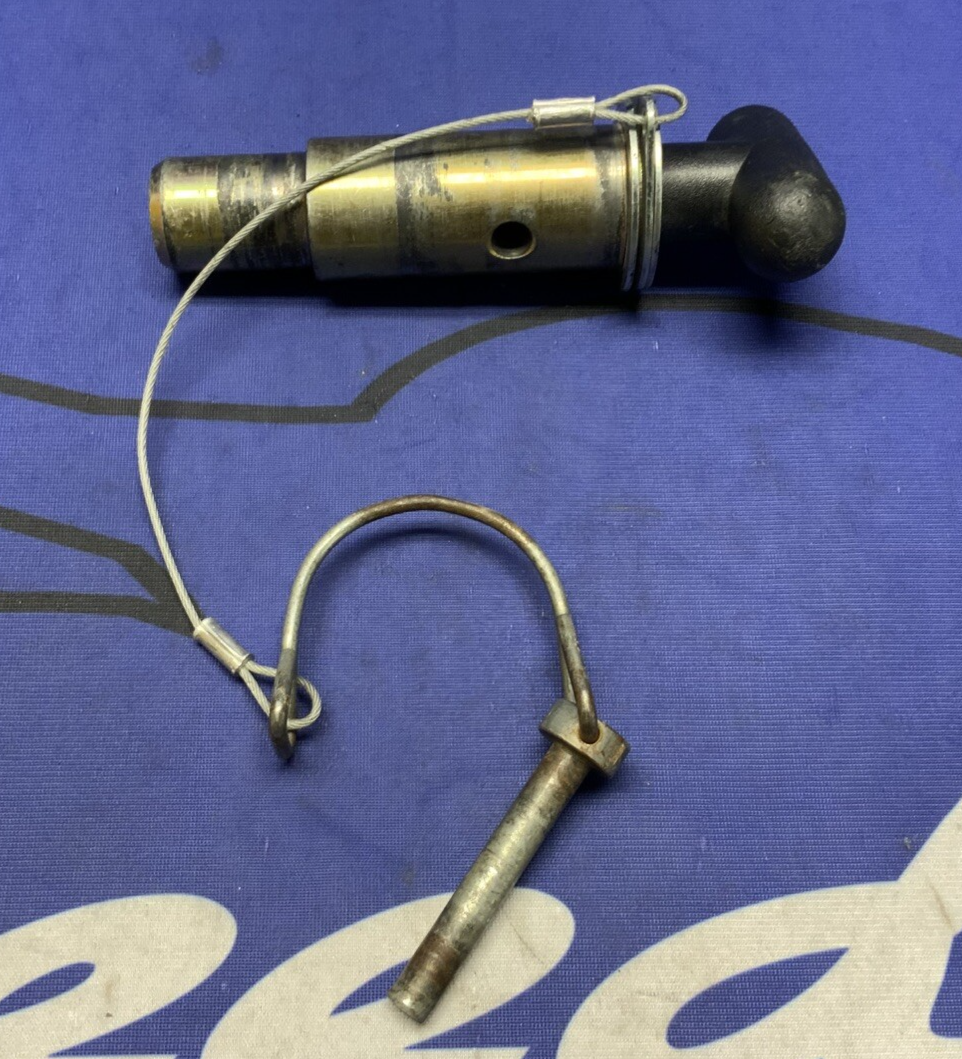 Pitbull Restraint Left Pin HBL FZ1 2006-2014, FZ8 2011-2013 F0075HB-000