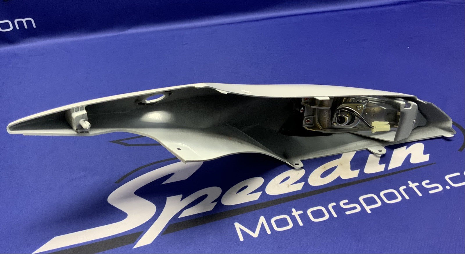Suzuki Left Frame Cover W/ Turn Signal GSXR 750/600 11-26 OEM 47200-15J10-6KX-1