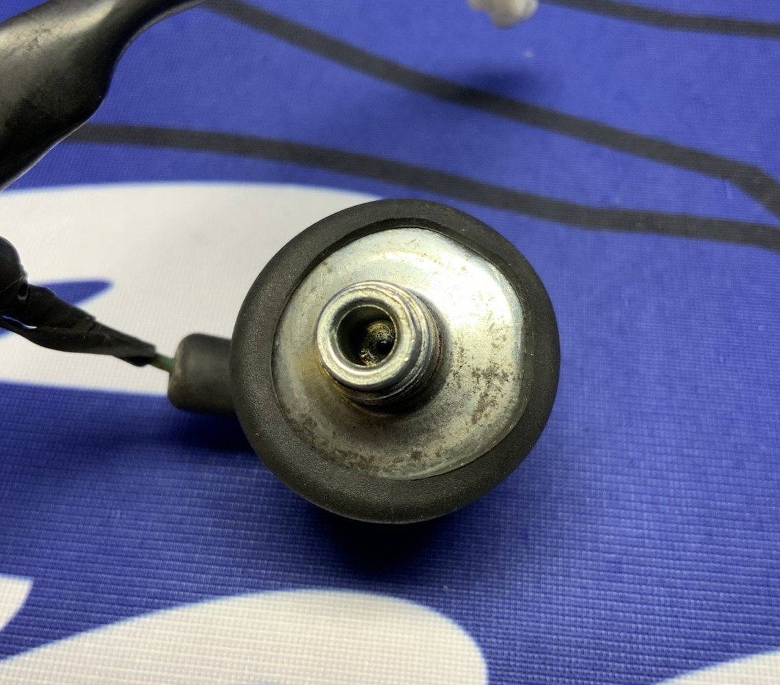 Suzuki Oil Pressure Switch Assembly GSX-R600/750 2022-2024 OEM 37820-33D11