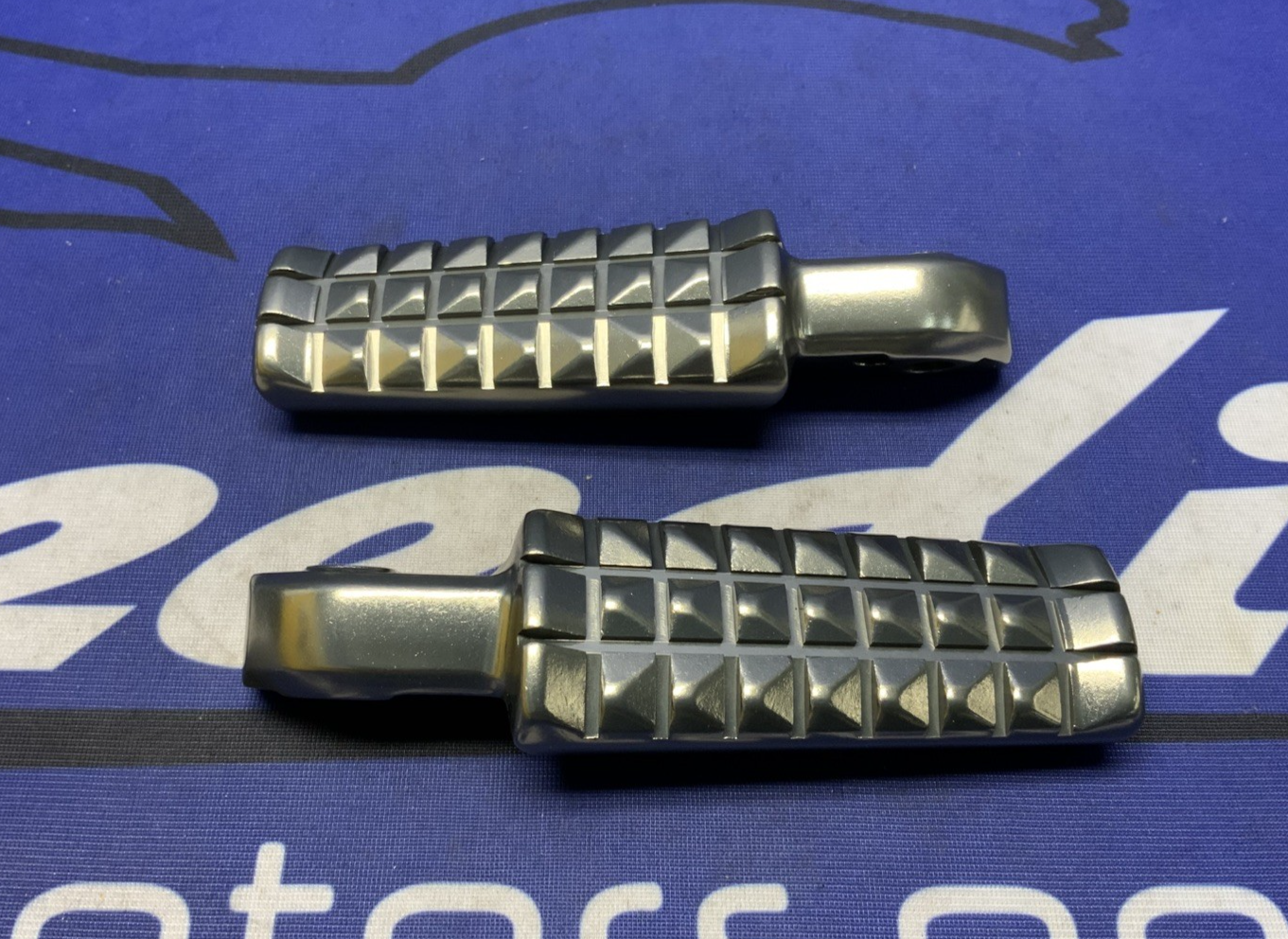 Triumph Passenger Foot Rest Pegs Bonneville T120 2016-2020 OEM A9770148