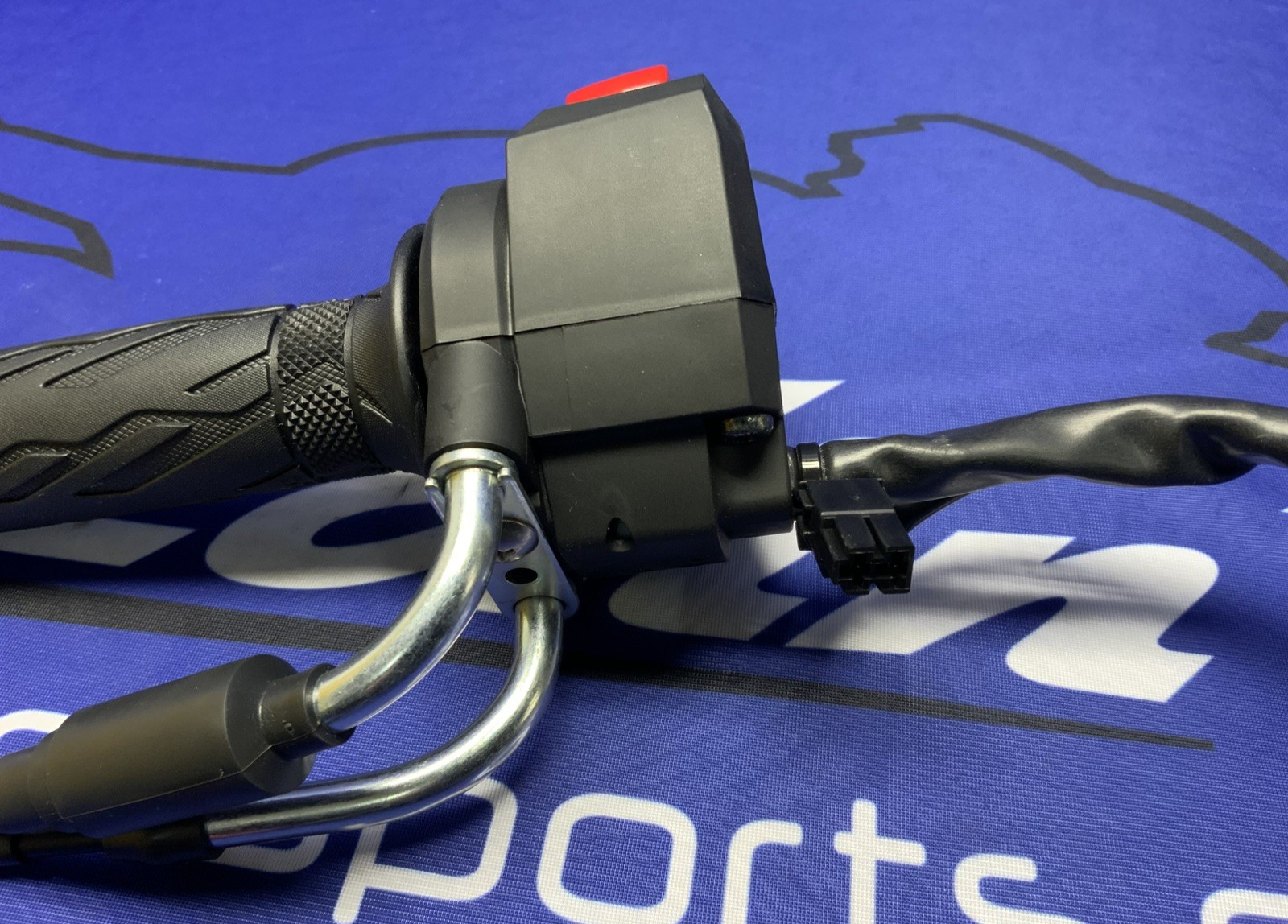 Suzuki Right Handlebar Switch Assembly  GSXR-600/750,2011-2025 OEM 37200-47H30-1