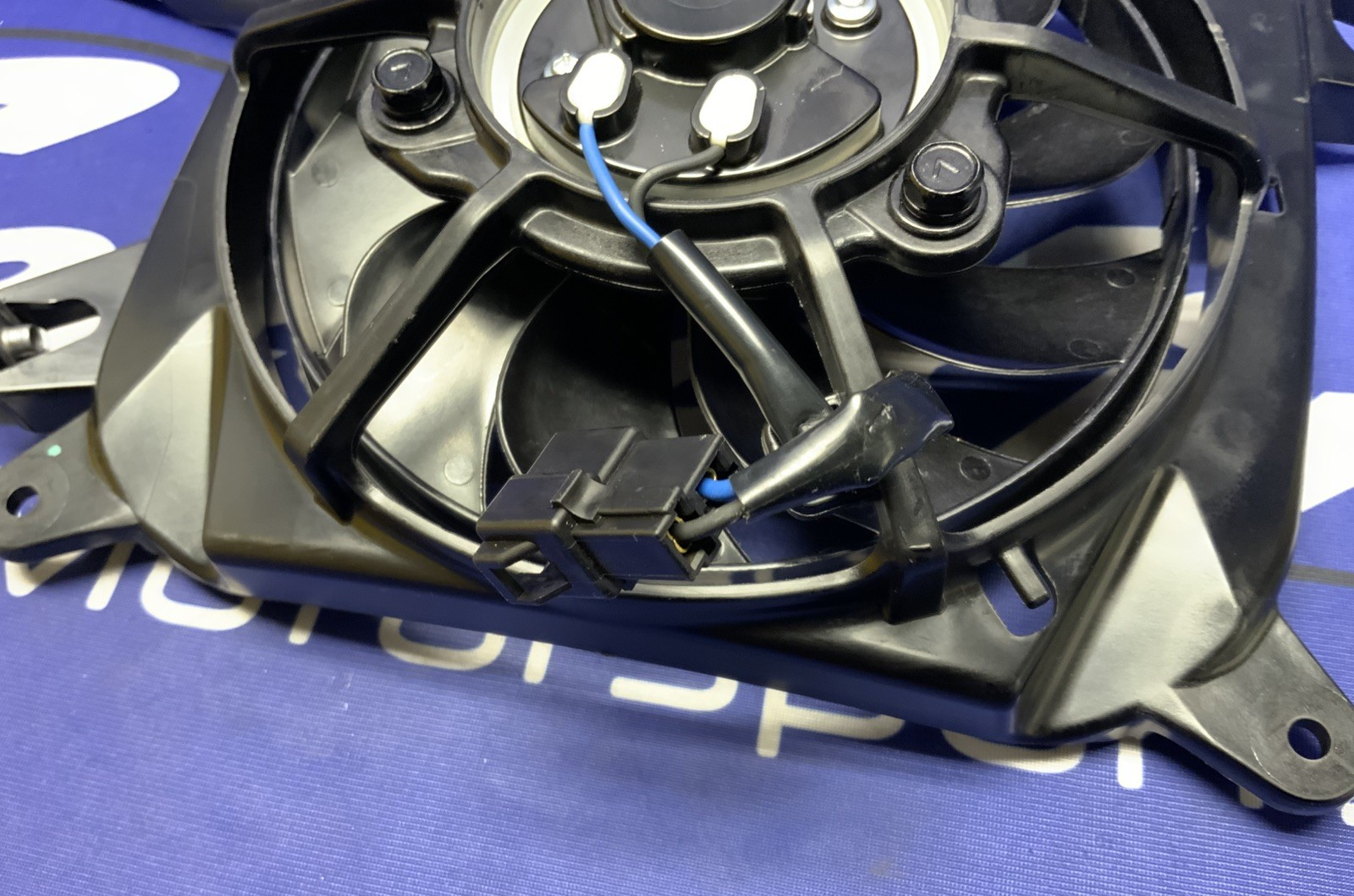 Triumph Radiator Fan Assembly Street Triple RS 765 2023-2025 OEM T2101157