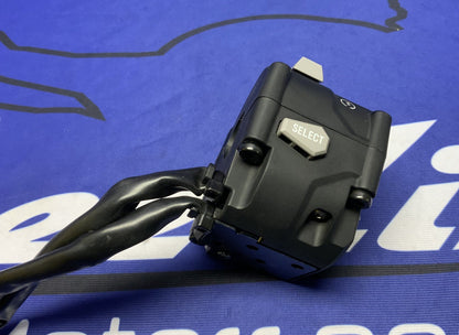 Kawasaki Right Handlebar Switch Assembly ZX-10R/RR 2021-2025 OEM 46091-0585