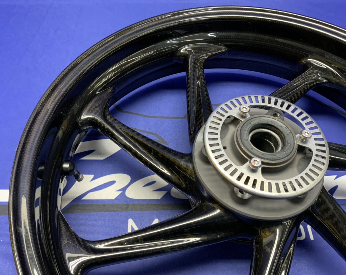 BMW Front Carbon Wheel M1000RR 2021-2023, S1000RR 2019-2022 OEM 36317925438