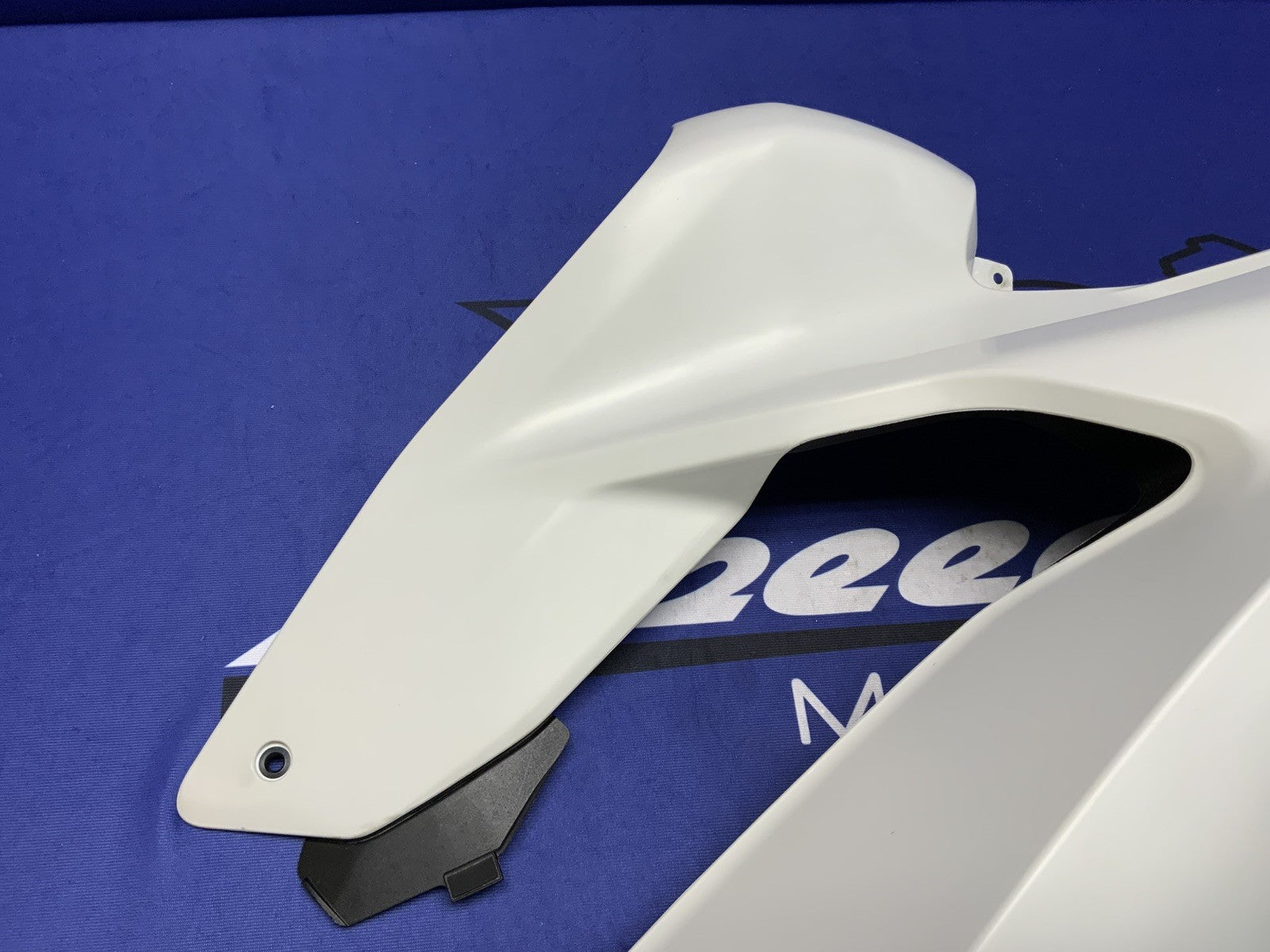 Ducati Upper Right Fairing (White) RACE Panigale V4 2022-2024 OEM 48030491A