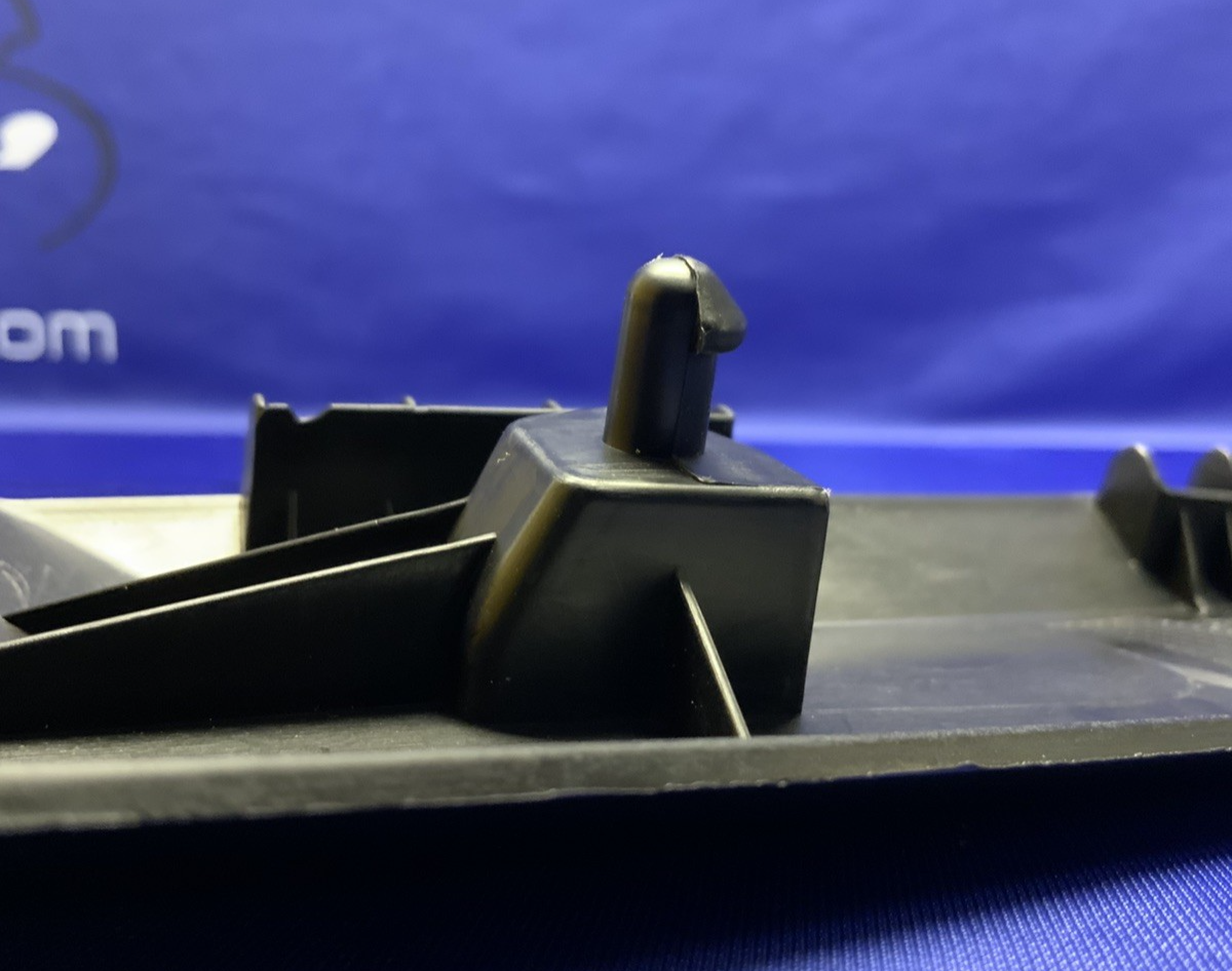 ZXMT Left Seat Under Cover YZF-R7 2022-2025 Y0722-14