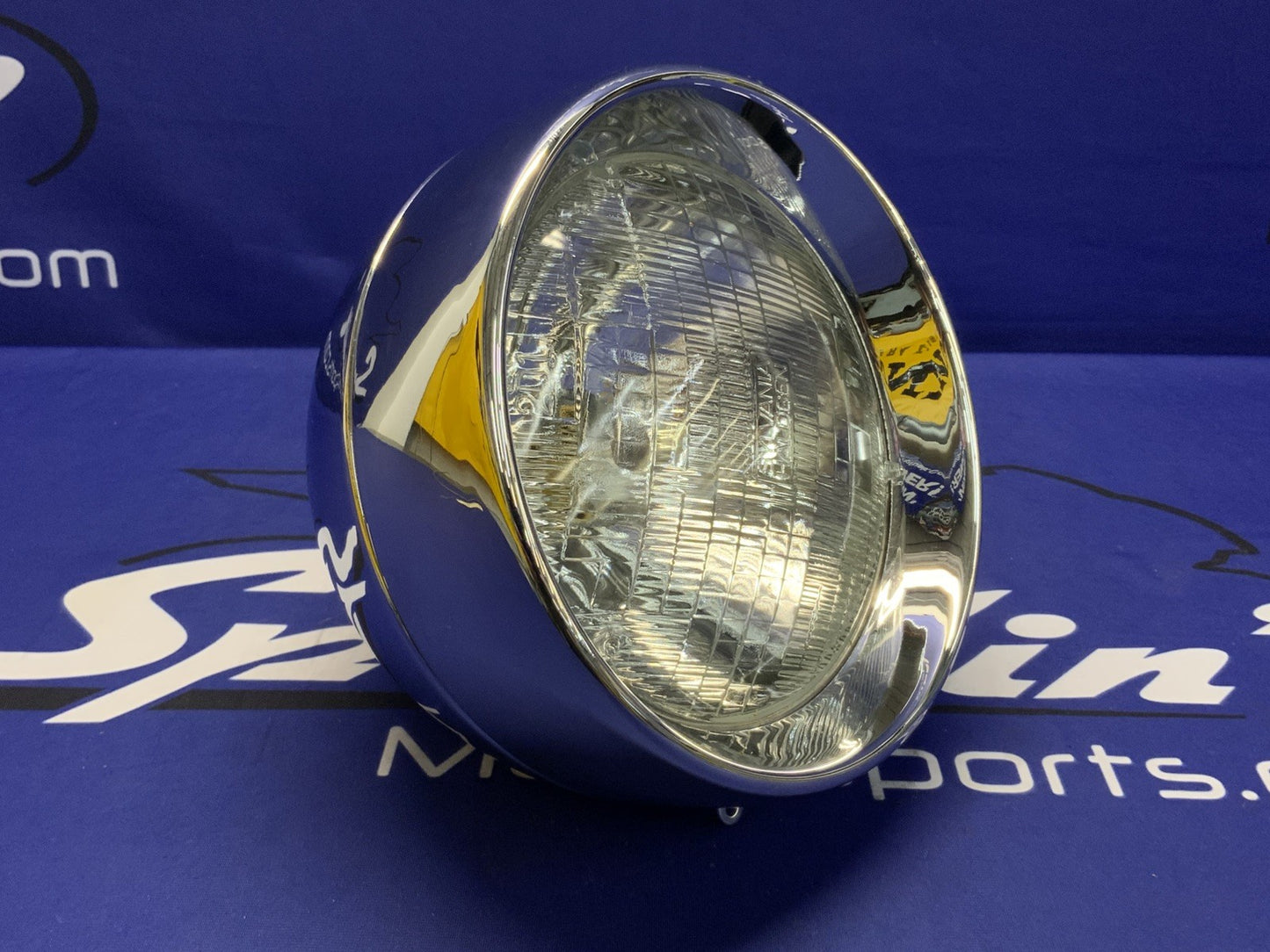 Harley Davison Headlamp Assembly FLHT Electra Glide 1999-2006 OEM 67001-08-1