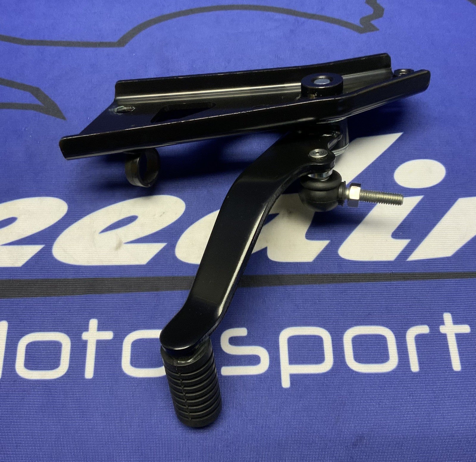 Suzuki Shift Lever Assembly W/Bracket GSX-8R/S 2023-2026 OEM 25600-25L00