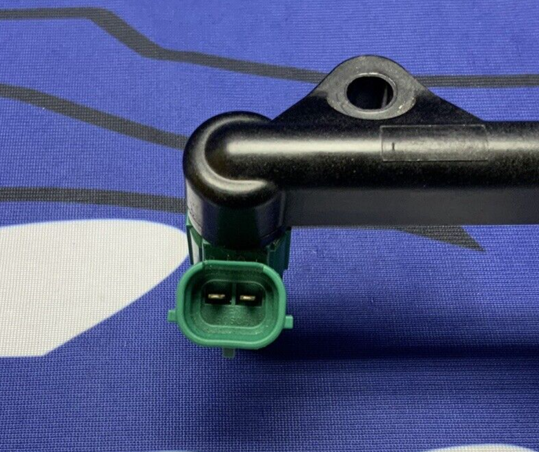 Kawasaki Secondary Fuel Rail System W/ Injectors ZX10R/RR 2017-24 OEM 49033-0564