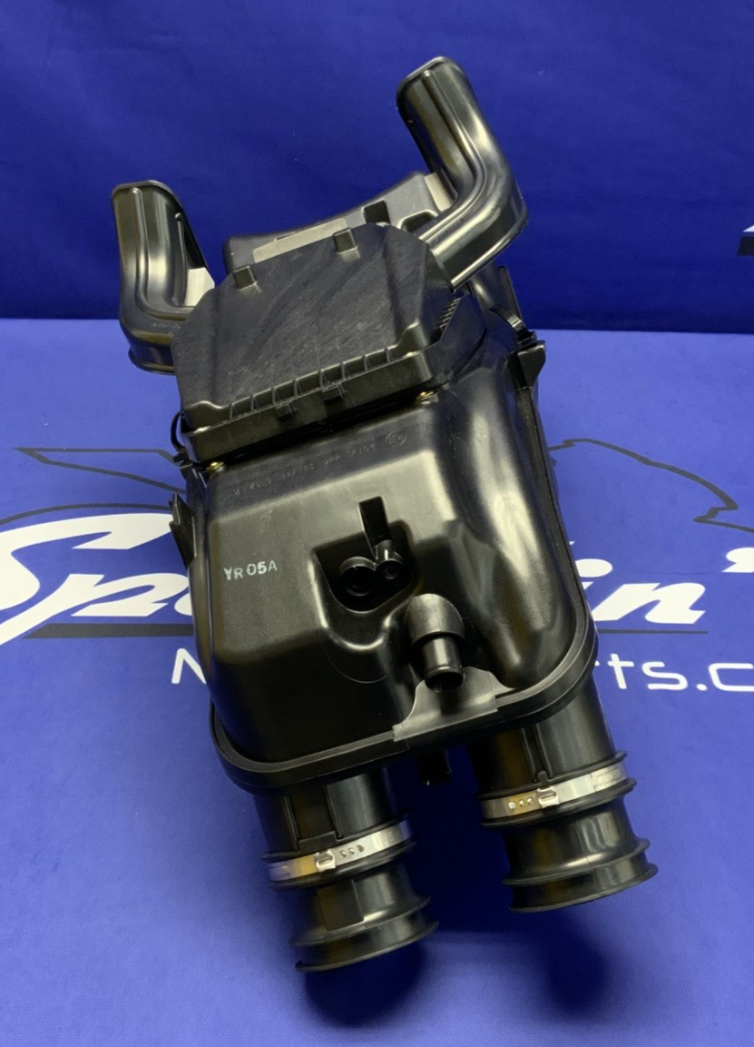 Suzuki Air Box Assembly GSX-8R 2024-2026 OEM 13700-25L00-2