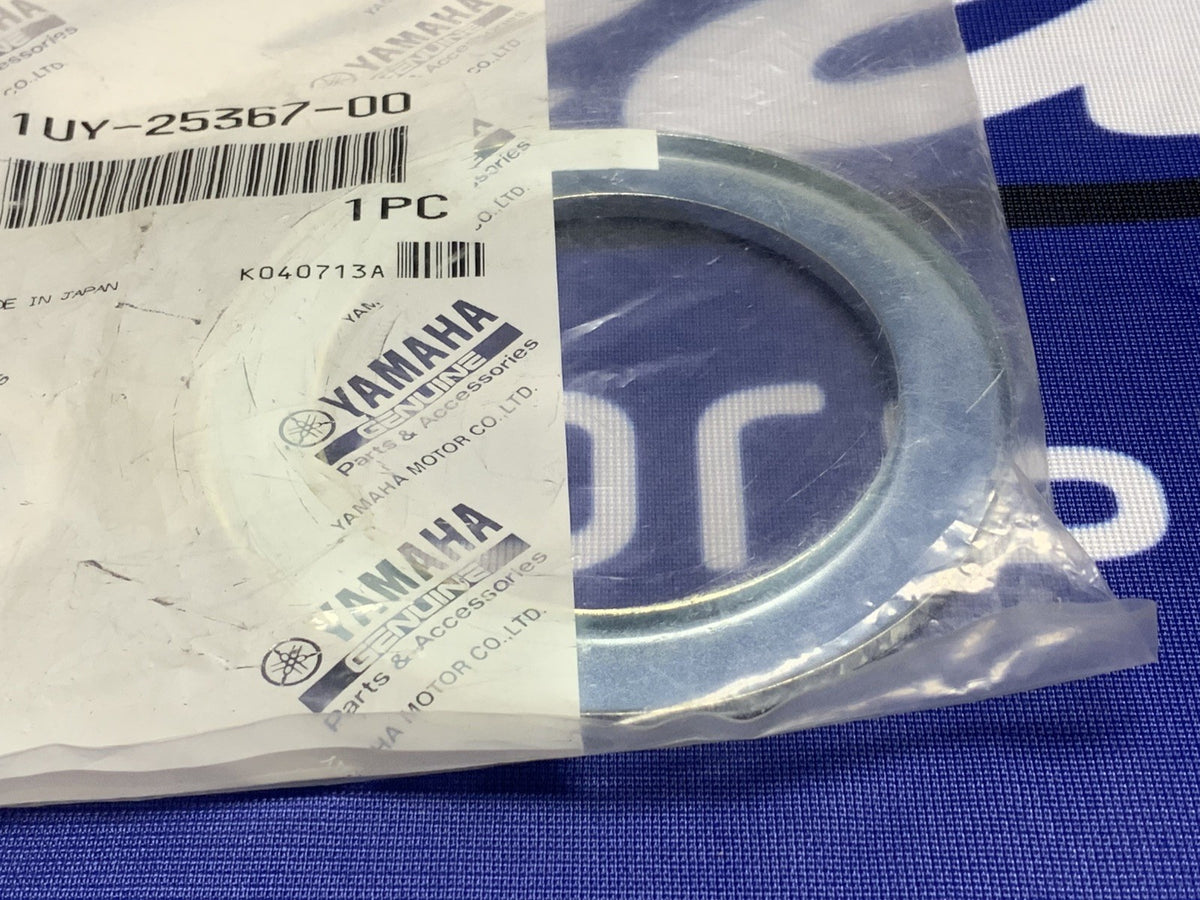 Yamaha Rear Wheel Hub Dust Cover Seal Warrior 19987-2004 OEM 1UY-25367-00-00