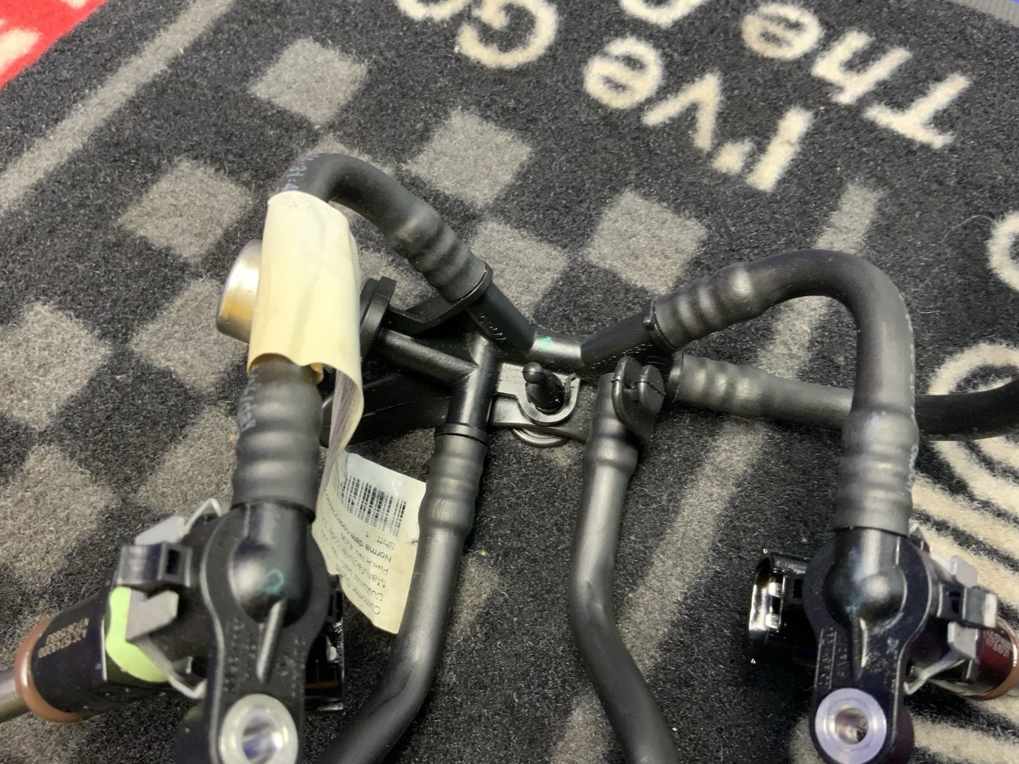 Ducati Lower Fuel Rail W/ Injectors Panigale V4 2021-2025 OEM 59024144B