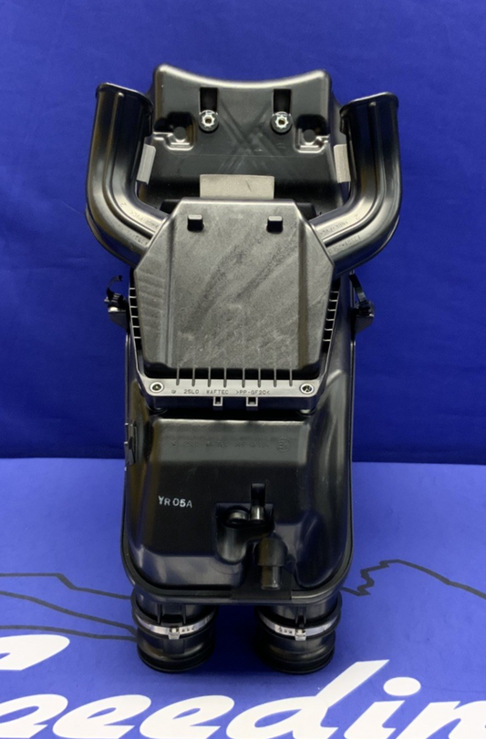 Suzuki Air Box Assembly GSX-8R 2024-2026 OEM 13700-25L00-2