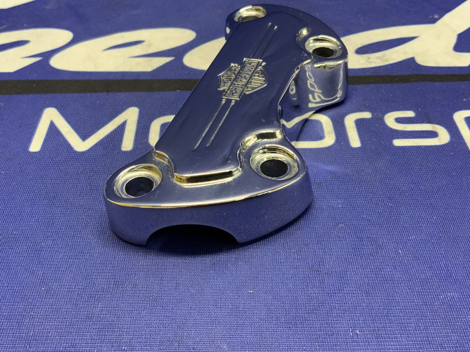 Harley Davidson 1 Piece Handlebar Clamp Touring 1999-2006 OEM 55918-08