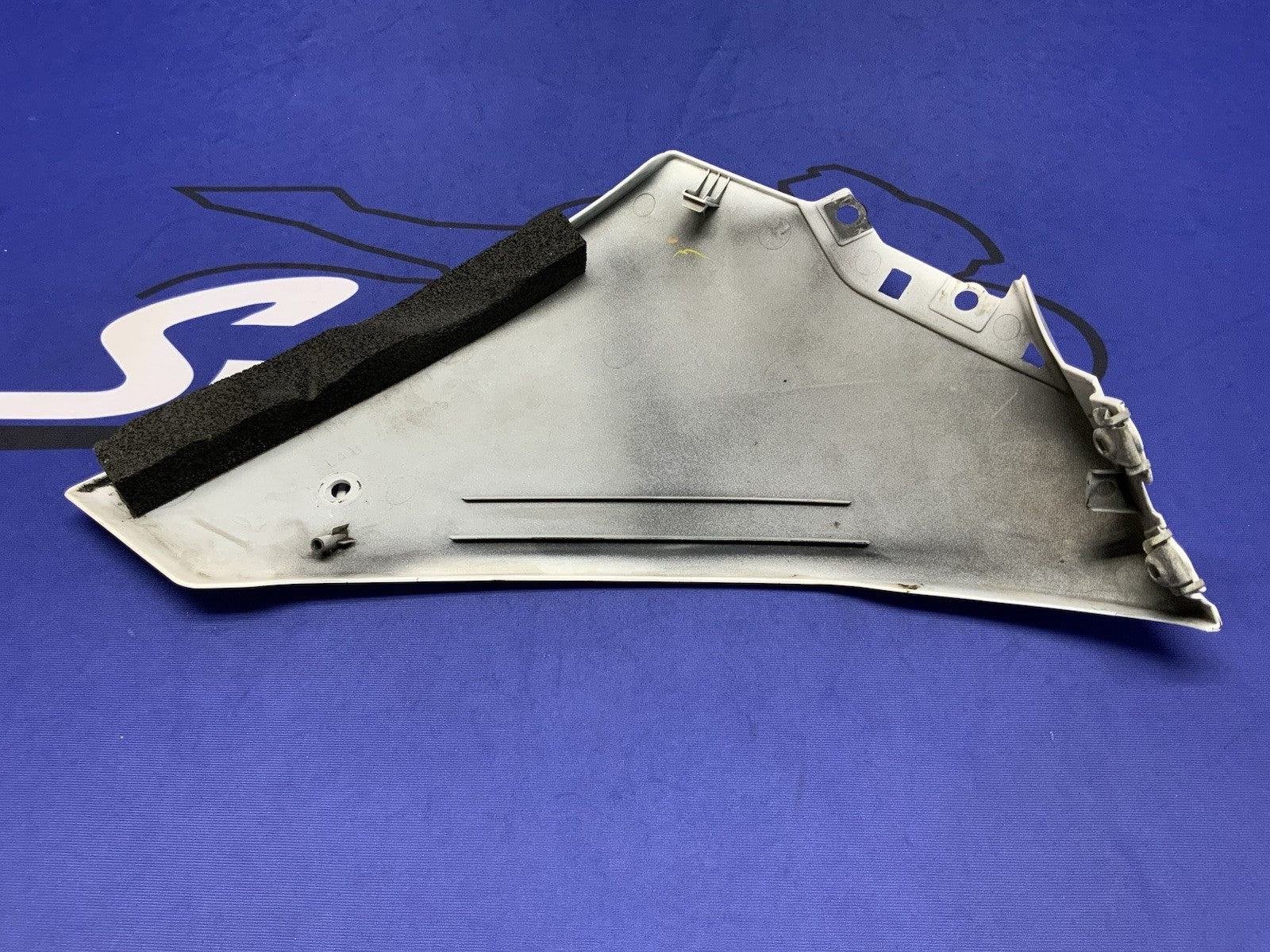 Yamaha Left Lower Fairing (White) YZF-R1 2009-2013 OEM 14B-28385-00