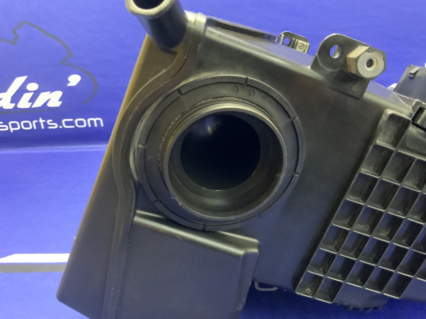 BMW Airbox Air Intake Assembly R1200GS 2004-2010 OEM 13717672506