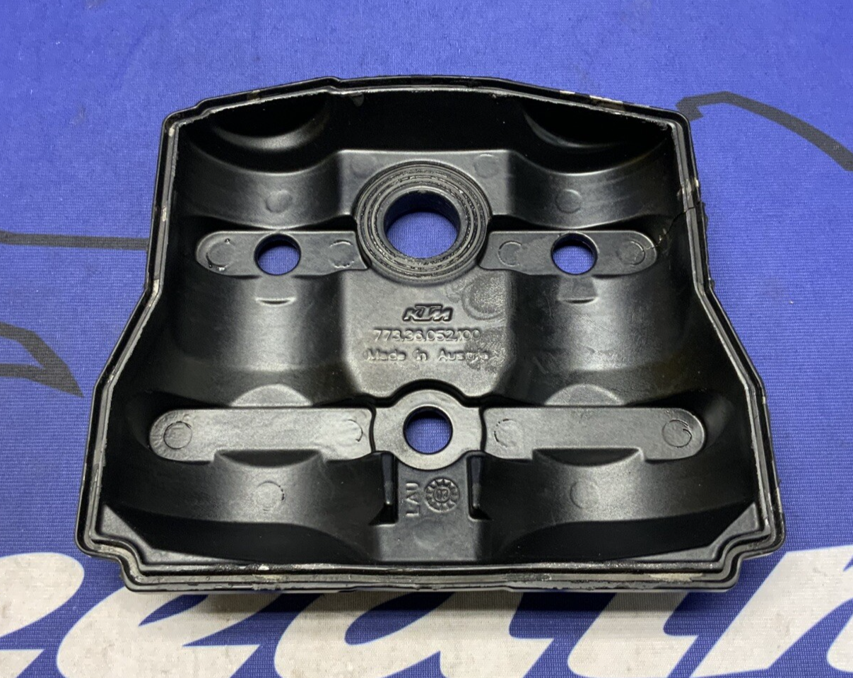 KTM  Valve Cover 450 XC-F 2008-2009, SX-F 2007-2012 OEM 77336052100