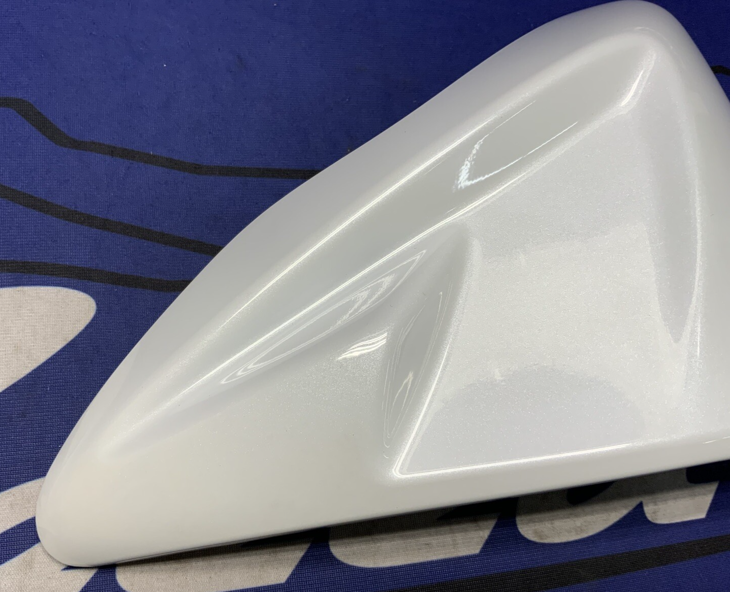 Suzuki Left White Fuel Tank Cover GSXR 600/750 2017-25 OEM 44280-14J80-YUH