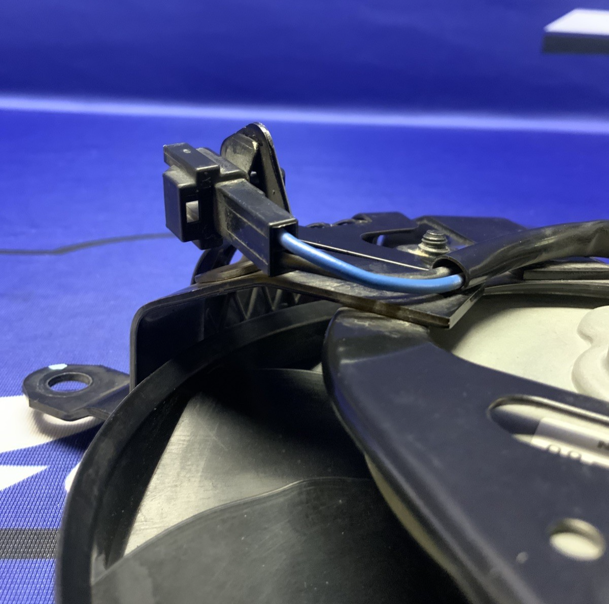 Suzuki Right Radiator Fan Assembly GSXR 1000/R 2017-2025 OEM 17810-17K00