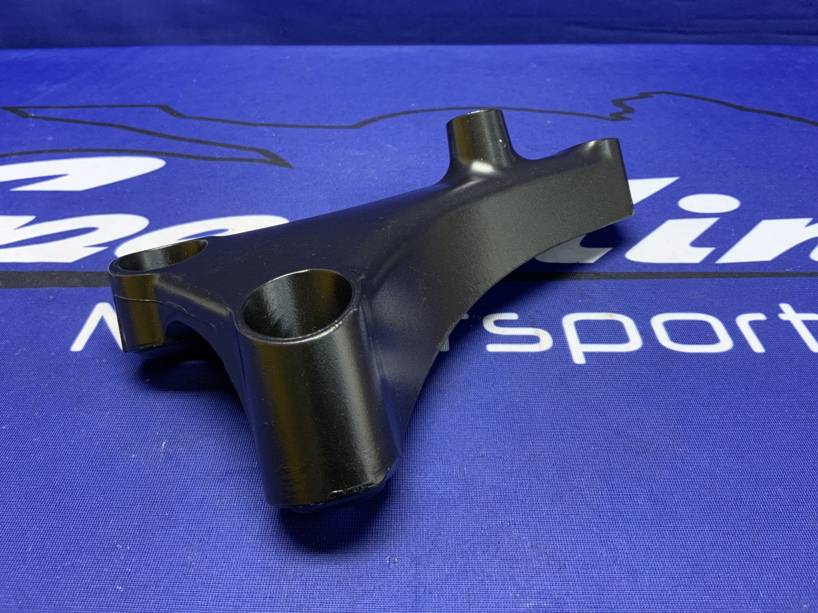 Kawasaki Engine Bracket Left Front Concours 14 ABS 2012-2022 OEM 32190-0424