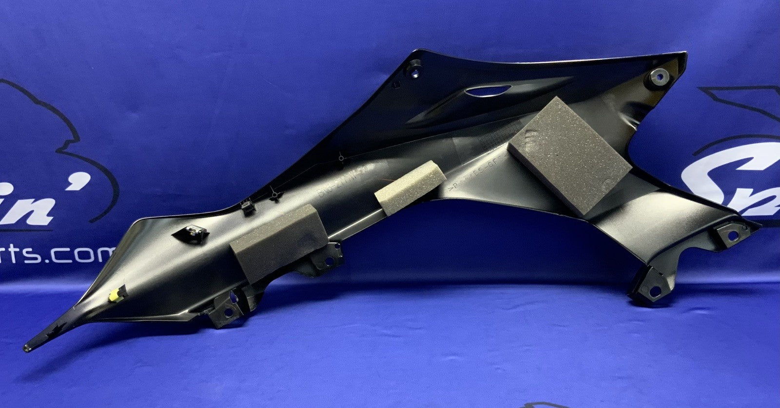 Yamaha Right Upper Fairing (Raven Black) YZF-R6 2017-2026 OEM BN6-2117W-00-P1