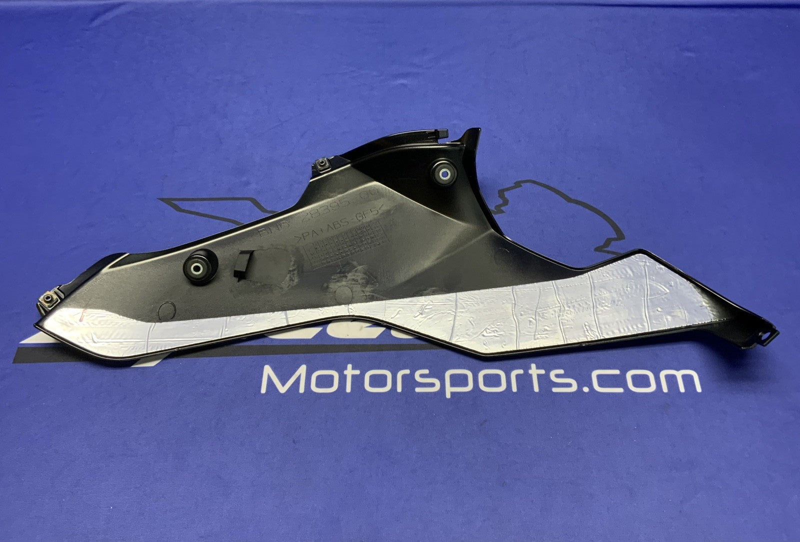 Yamaha Right Lower Fairing (Raven Black) YZF-R6 2017-2026 OEM BN6-28395-00-P1