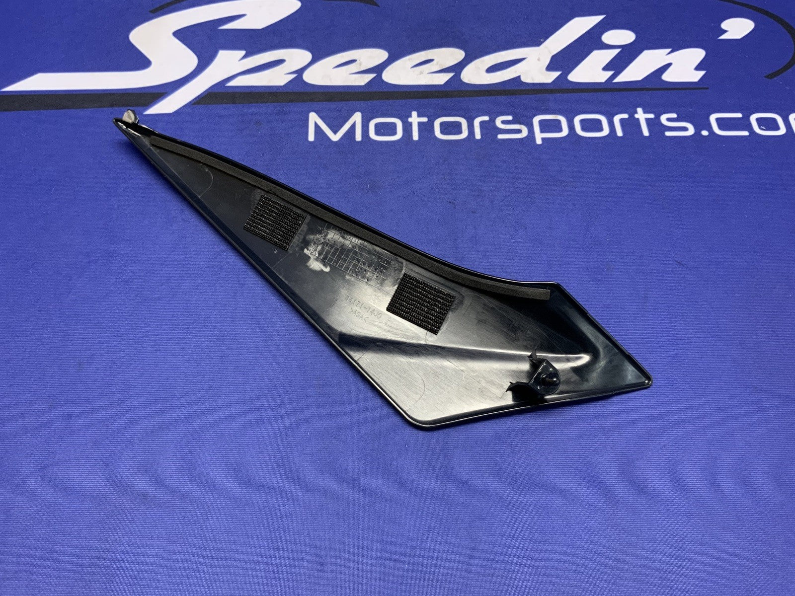 Suzuki Right Side Fuel Tank Cover GSX-R600 2011-2024 OEM 44170-14J00