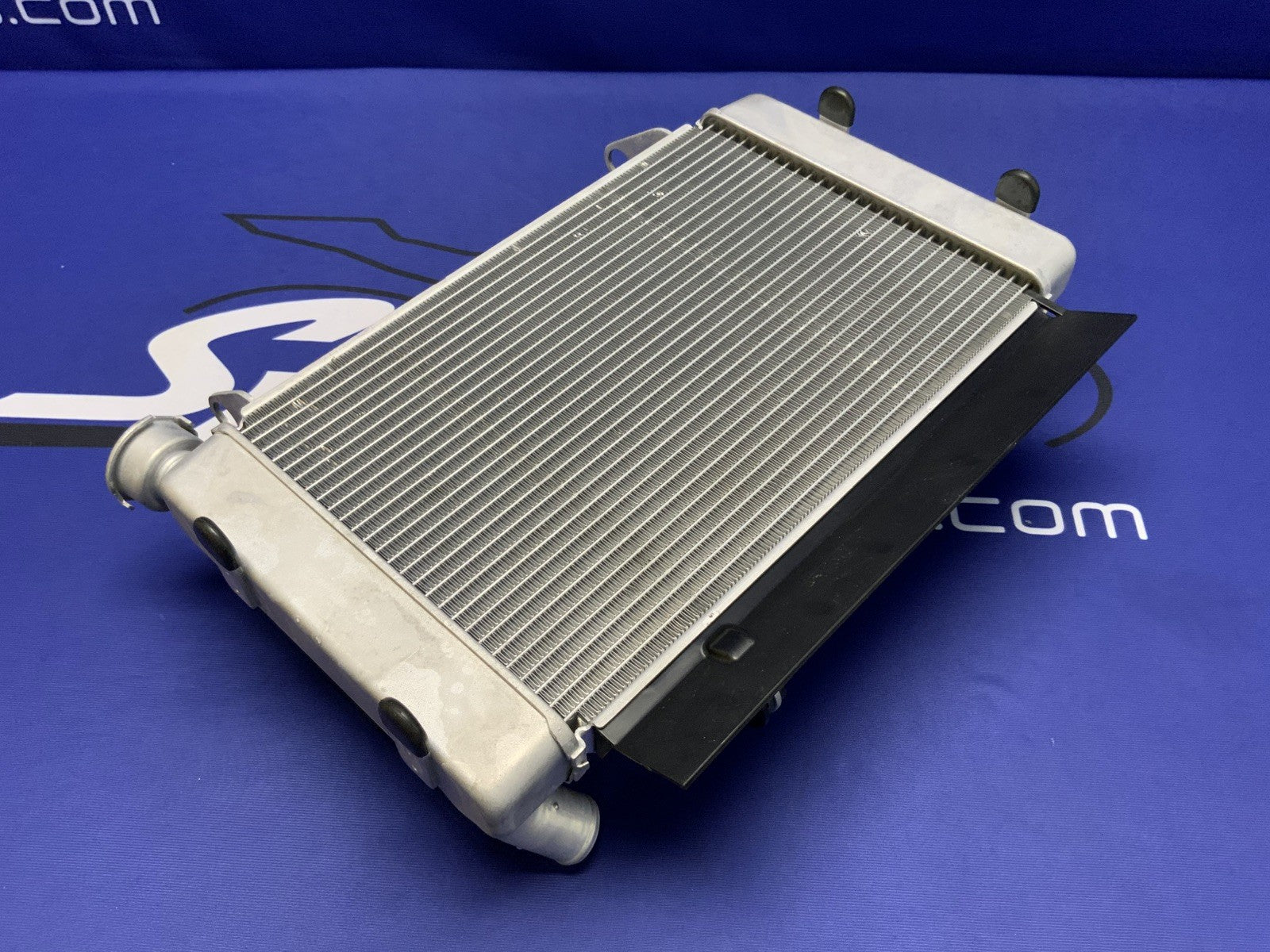 Suzuki Radiator Assembly W/Fan GSX-8R 2023-2026 OEM 17700-25L10-4