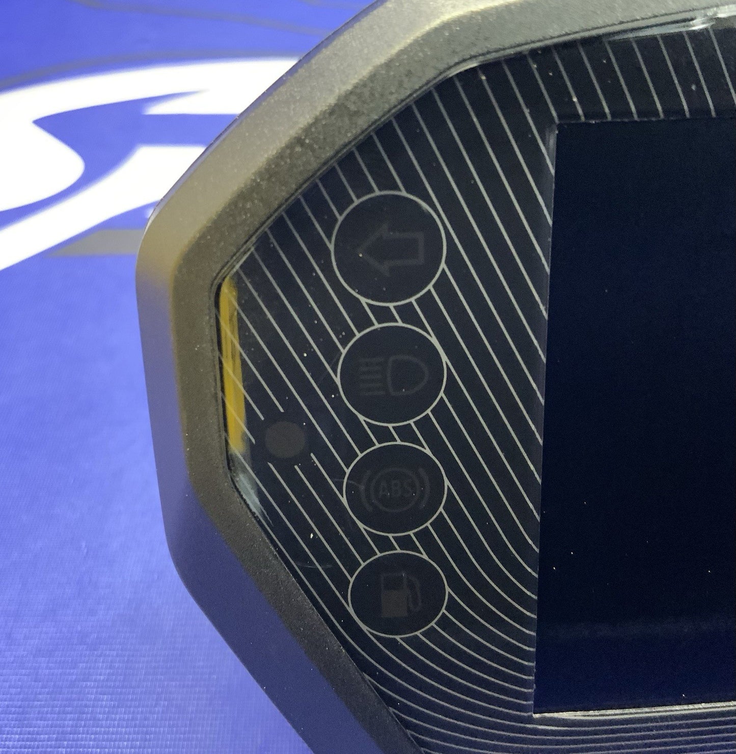 Triumph Instrument Cluster Street Triple 765 2024-2025 OEM T2508902