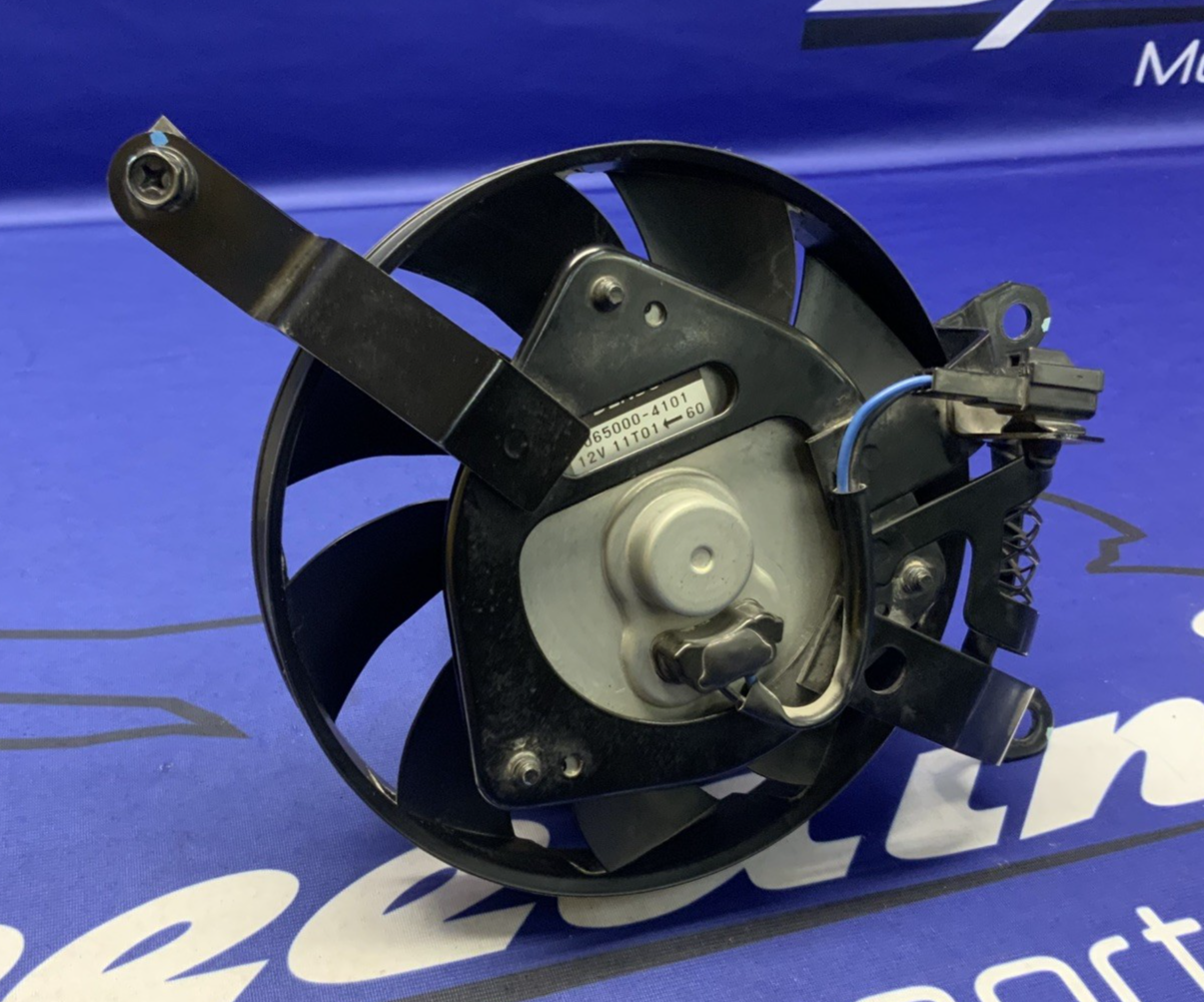 Suzuki Right Radiator Fan Assembly GSXR 1000/R 2017-2025 OEM 17810-17K00