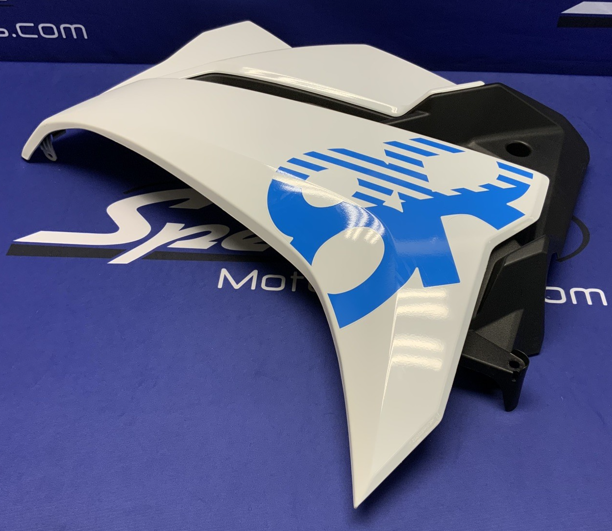 Suzuki Left Upper Fairing (Pearl Tech White) GSX-8R 2026 OEM 94480-25L10-QU2-1