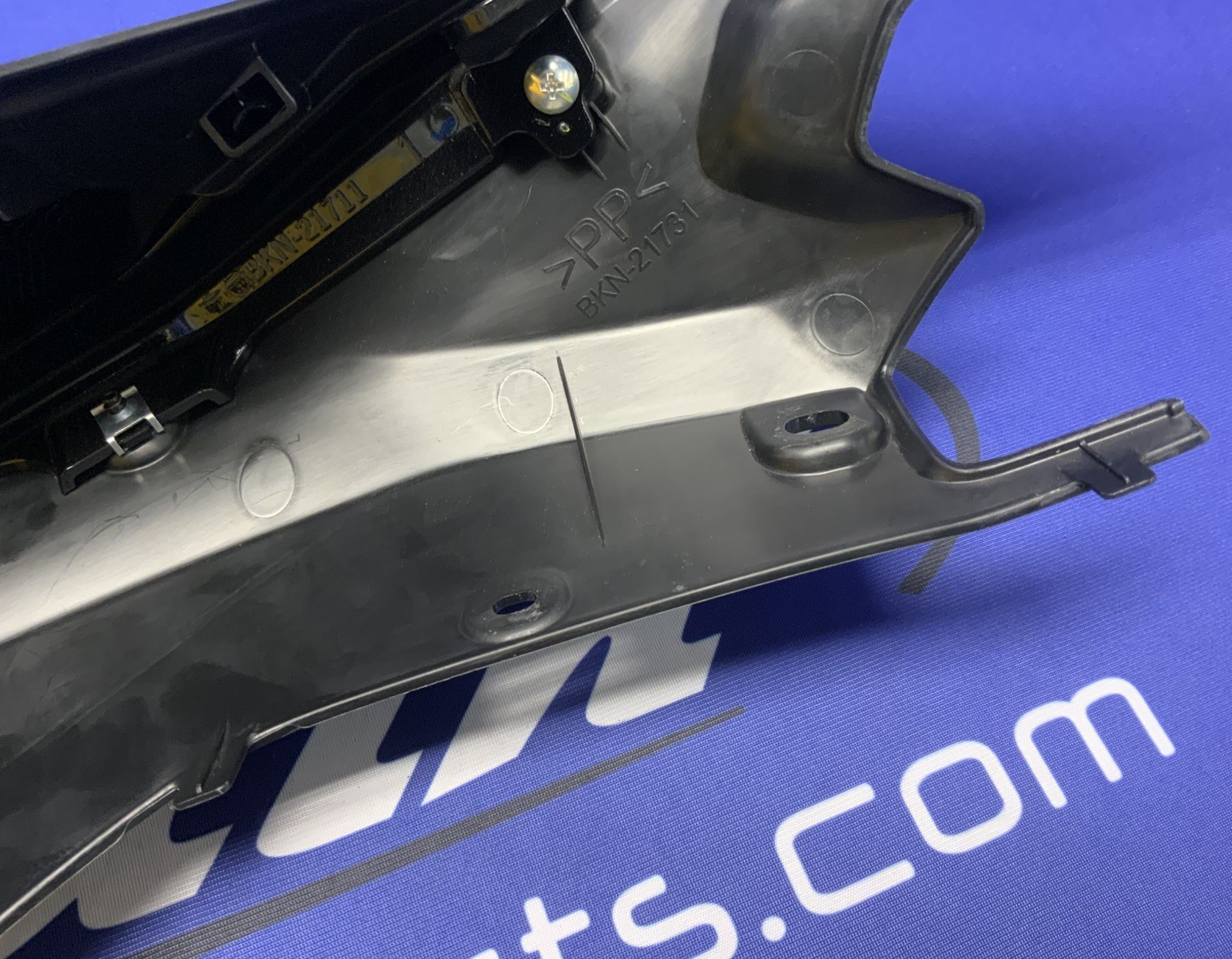 Yamaha Left Tail Fairing (Black) YZF-R9 2025 OEM BKN-21711-00-P3