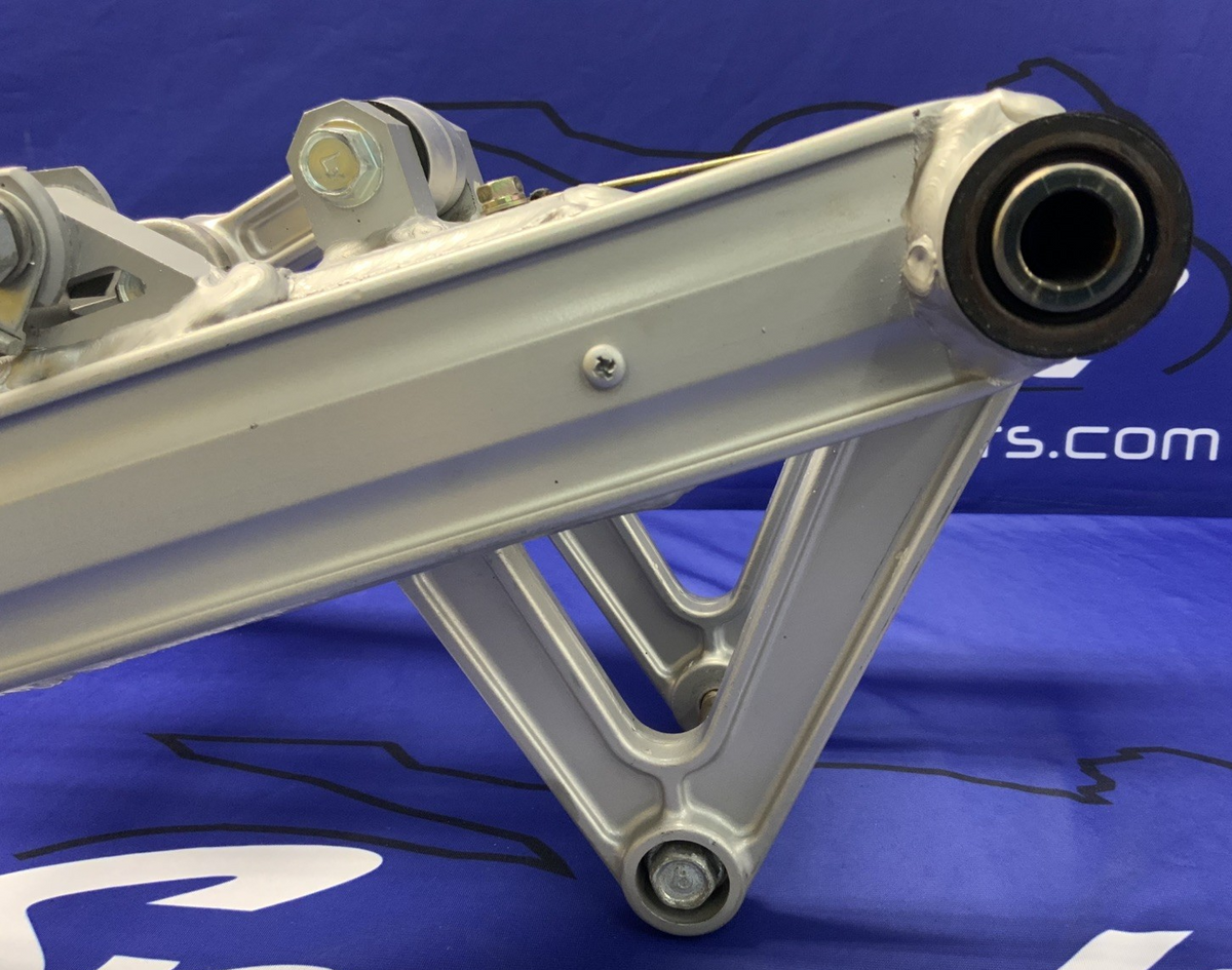 Kawasaki Swing Arm Silver ZX1000A 1986-1988 OEM 33001-1240-X3