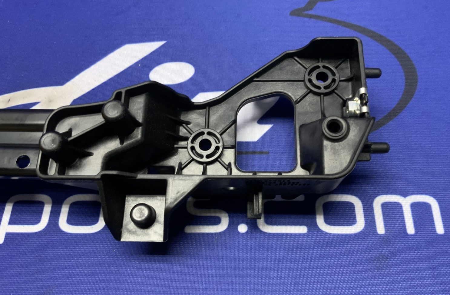 Yamaha Headlight Bracket YZF-R6 2017-2026 OEM BN6-84300-10-00