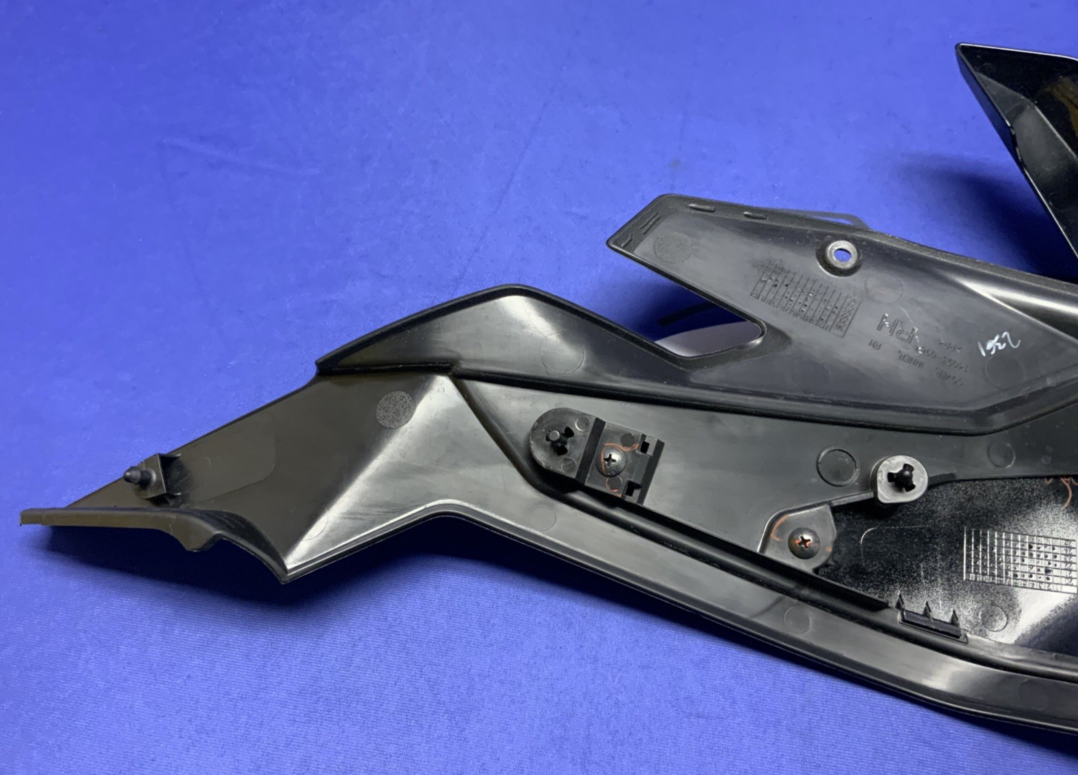 Kawasaki Right Tank Fairing (KRT) ZX-4R/RR 2023-2025 OEM 14093-0963-H8