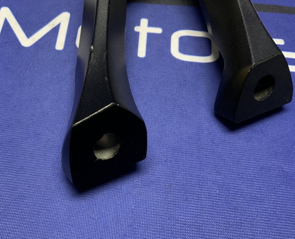 Suzuki Right Passenger Foot Rest GSXR 1000 2015-2016 OEM 43700-47H40