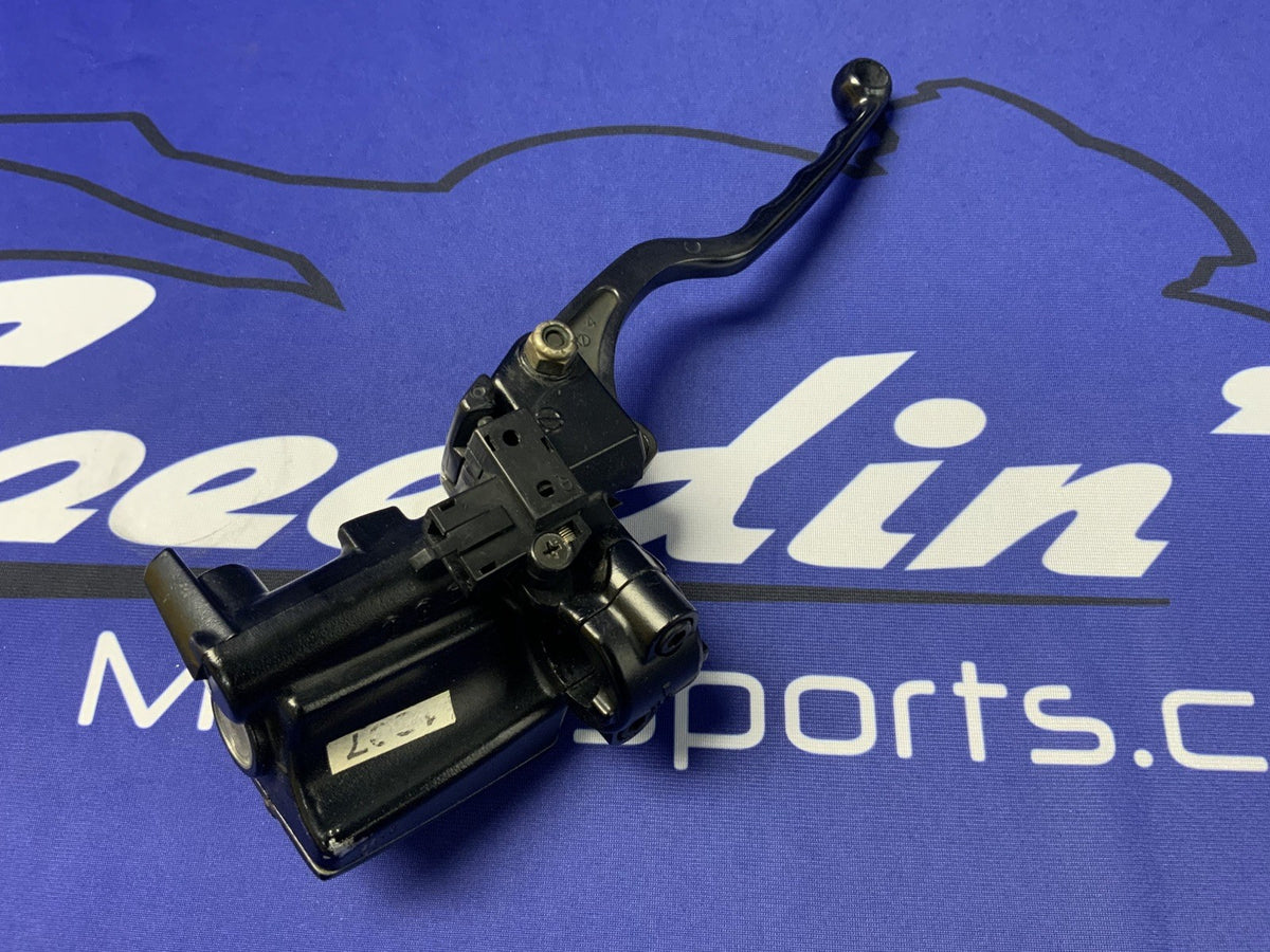 Kawasaki Clutch Master Cylinder Ninja ZX1000A 1986-1987 OEM 43015-1307