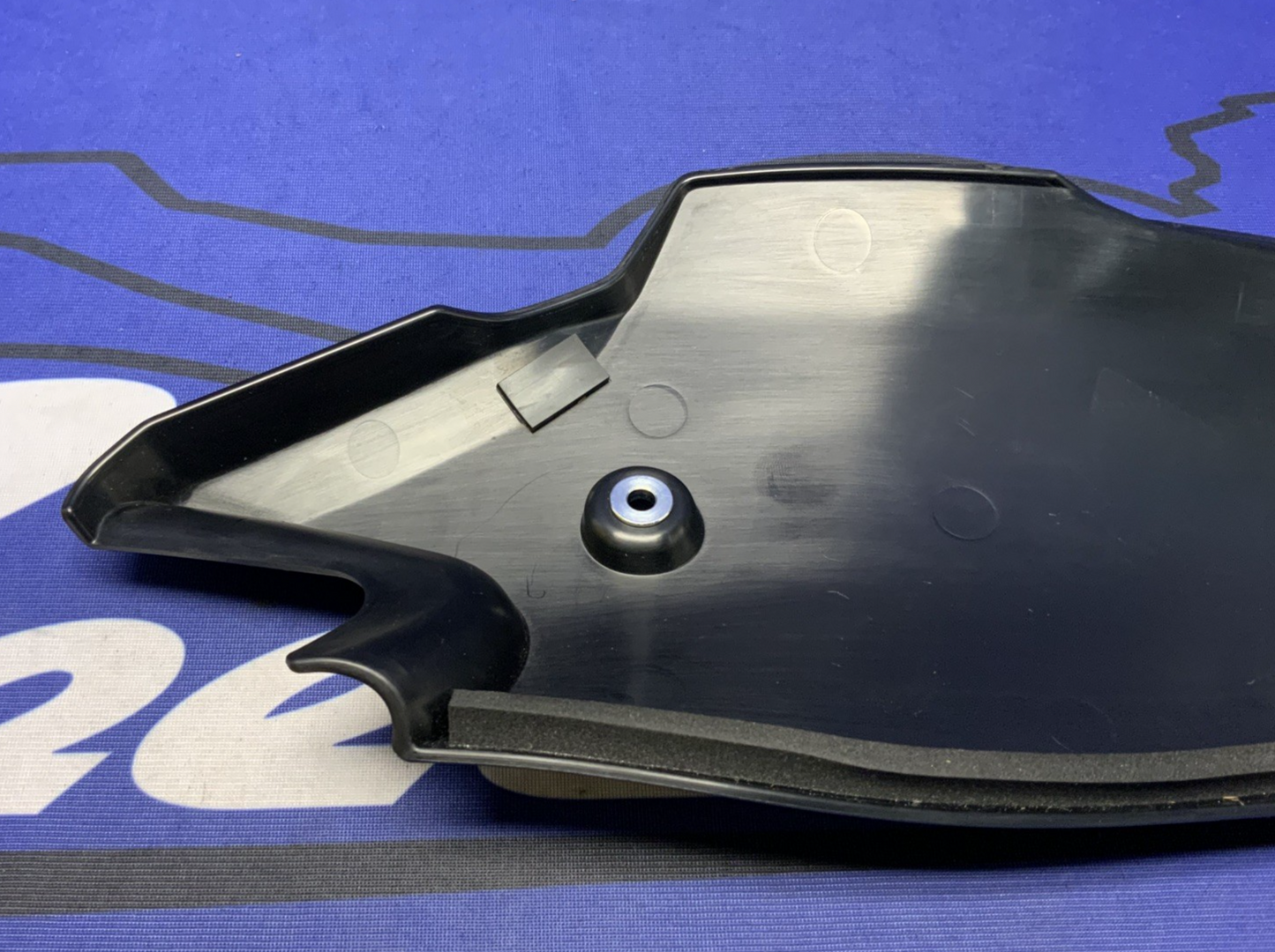 Yamaha Right Tank Cover (Black) YZF-R9 2025 OEM BKN-2171M-00-00