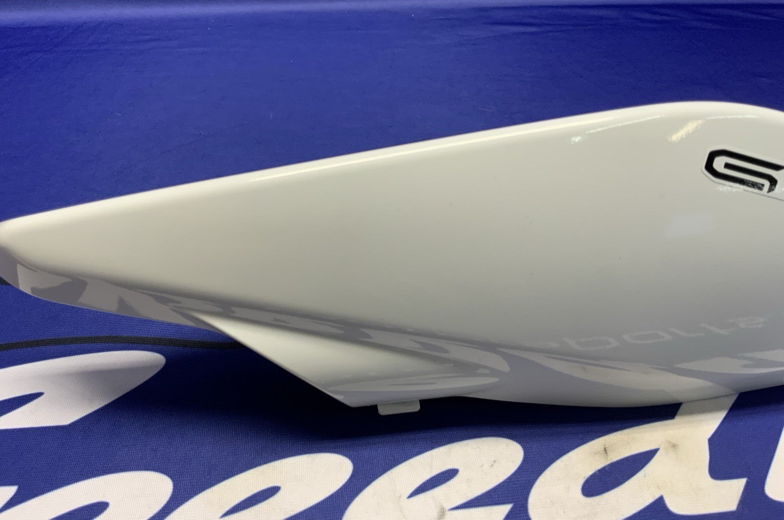 Suzuki Left Tail Fairing (White) GSX-8R/S 2023-2026 OEM 47210-25L11-QU2