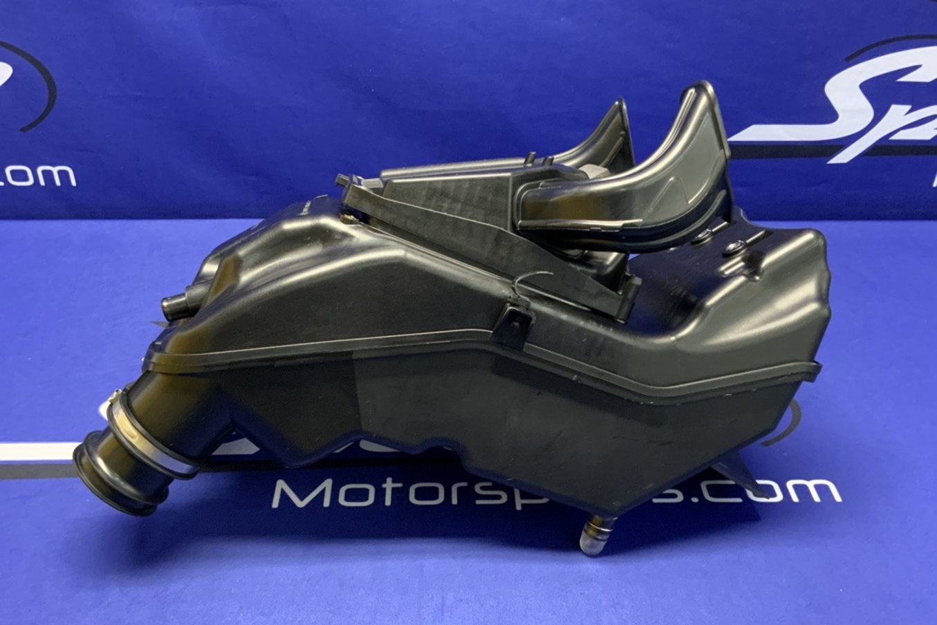 Suzuki Air Box Assembly GSX-8R 2024-2026 OEM 13700-25L00-2