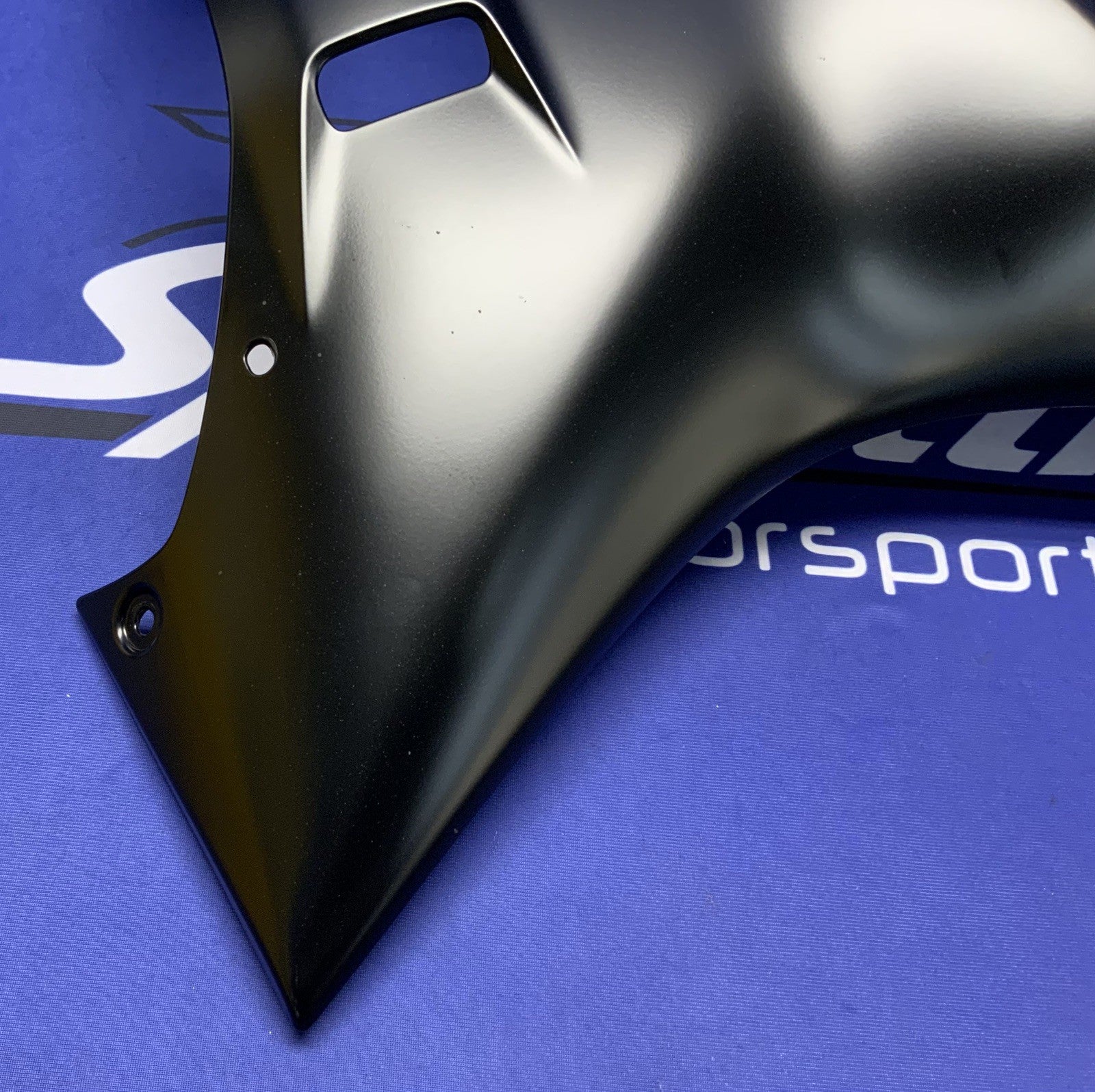 Yamaha Right Fairing (Raven Black) YZF-R6 2017-2026 OEM BN6-2835V-00-P1