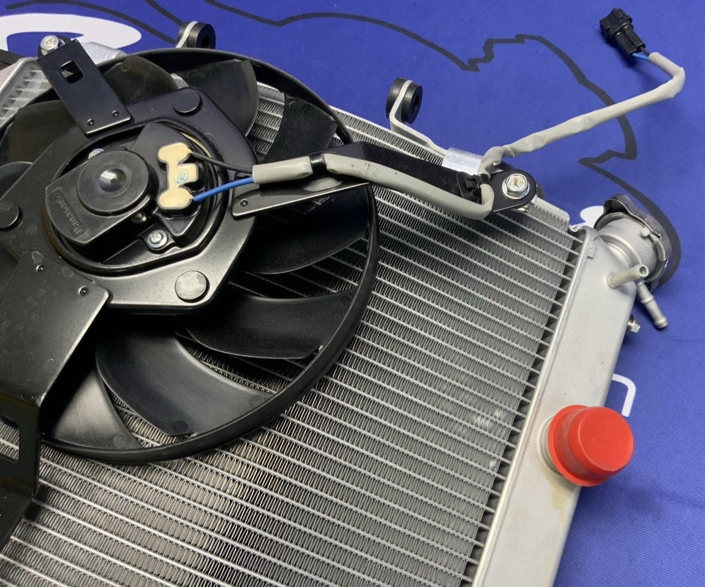 Kawasaki Radiator Assembly W/ Fan ZX-6R 2024-2026 OEM 39060-0754