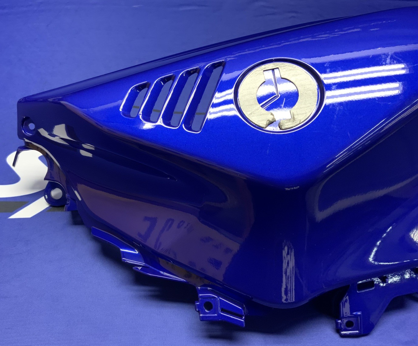 Yamaha Left Tank Fairing (Blue) YZF-R7 2022-2025 OEM BEB-24129-00-P0