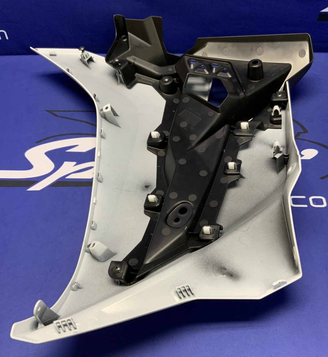 Suzuki Left Upper Fairing (Pearl Tech White) GSX-8R 2026 OEM 94480-25L10-QU2-1