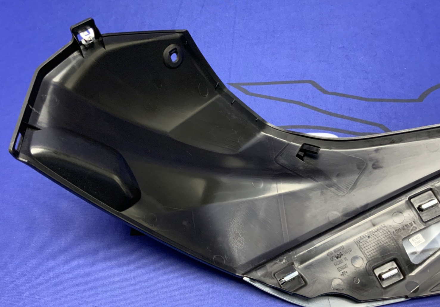 BMW Right Tank Fairing (Black & White) S1000RR 2020-2023 OEM 46638569772