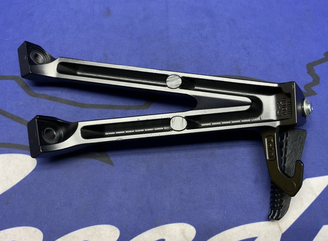 Suzuki Left Passenger Foot Rest GSXR 600/750 2016-2025 OEM 43700-14J30