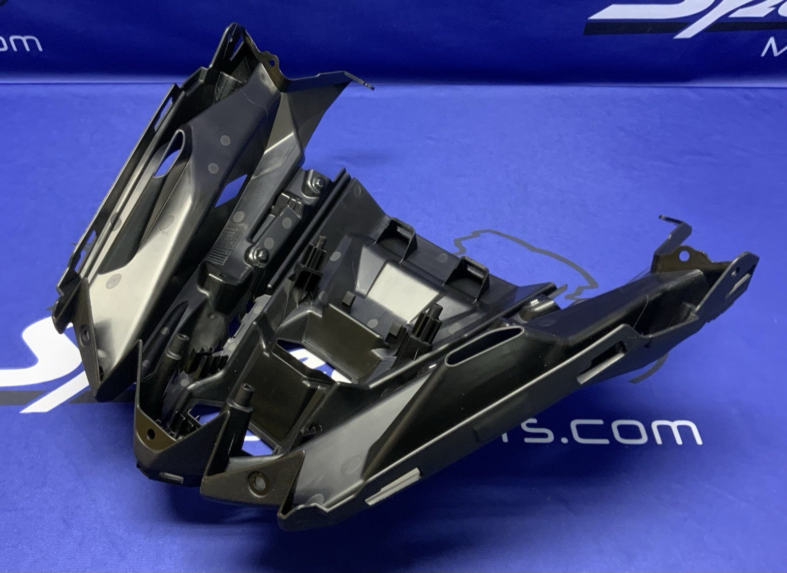 Suzuki Front Cowling Body GSX-8R 2024-2026 OEM 94412-25L00