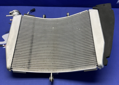 Kawasaki Radiator Assembly W/ Fan ZX-6R 2024-2026 OEM 39060-0754