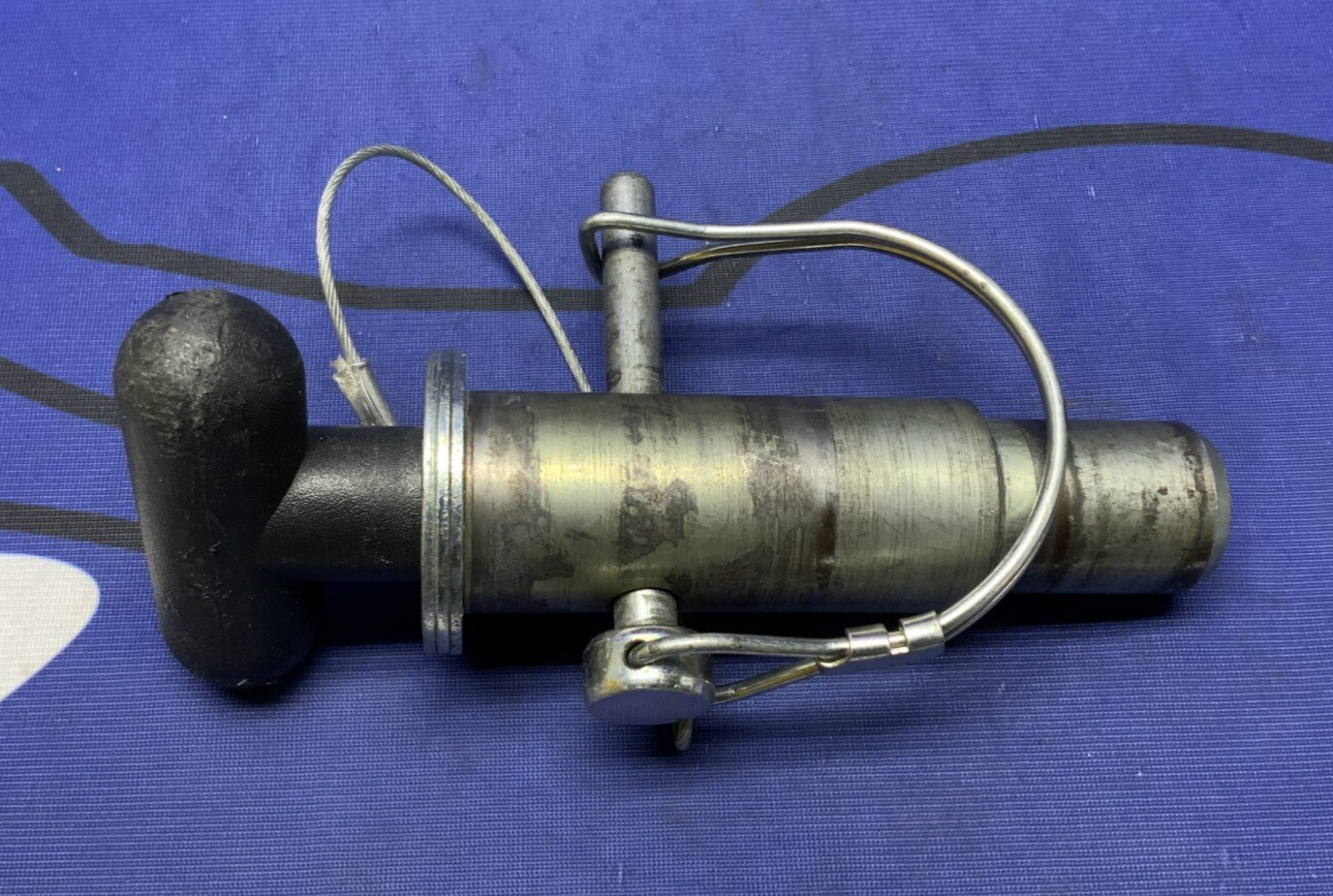 Pitbull Restraint Right Pin CNR M1000RR 2021-2023 F0075CN-000